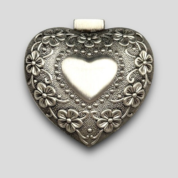 Heart-Shaped Floral Metal Trinket Box With Velvet Lining 2" Small Keepsake Jewel - Picture 1 of 11